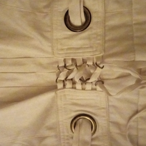 DEREON BY BEYONCE ROMPER FLEUR DE LIS DESIGN ON SNAPS AND FRONT WHITE XL… - Picture 2 of 11